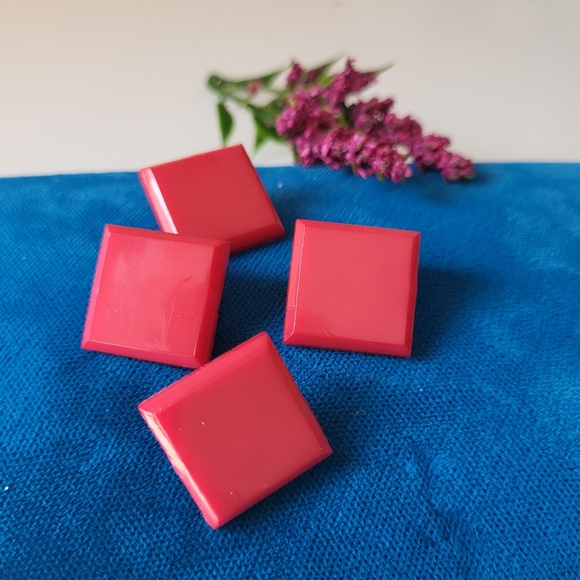 Vintage Red Square Plastic Shank Sewing Buttons ~ 4 Pieces - Picture 10 of 13